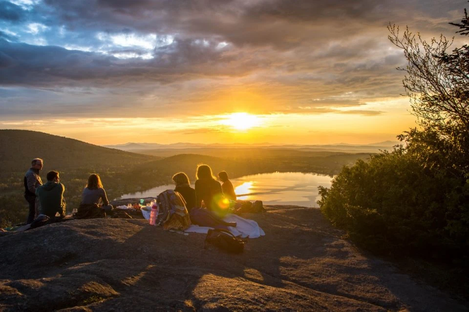 društvo na trekkingu