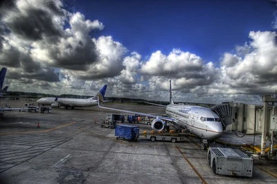 Zračna luka i povoljne avionske karte.