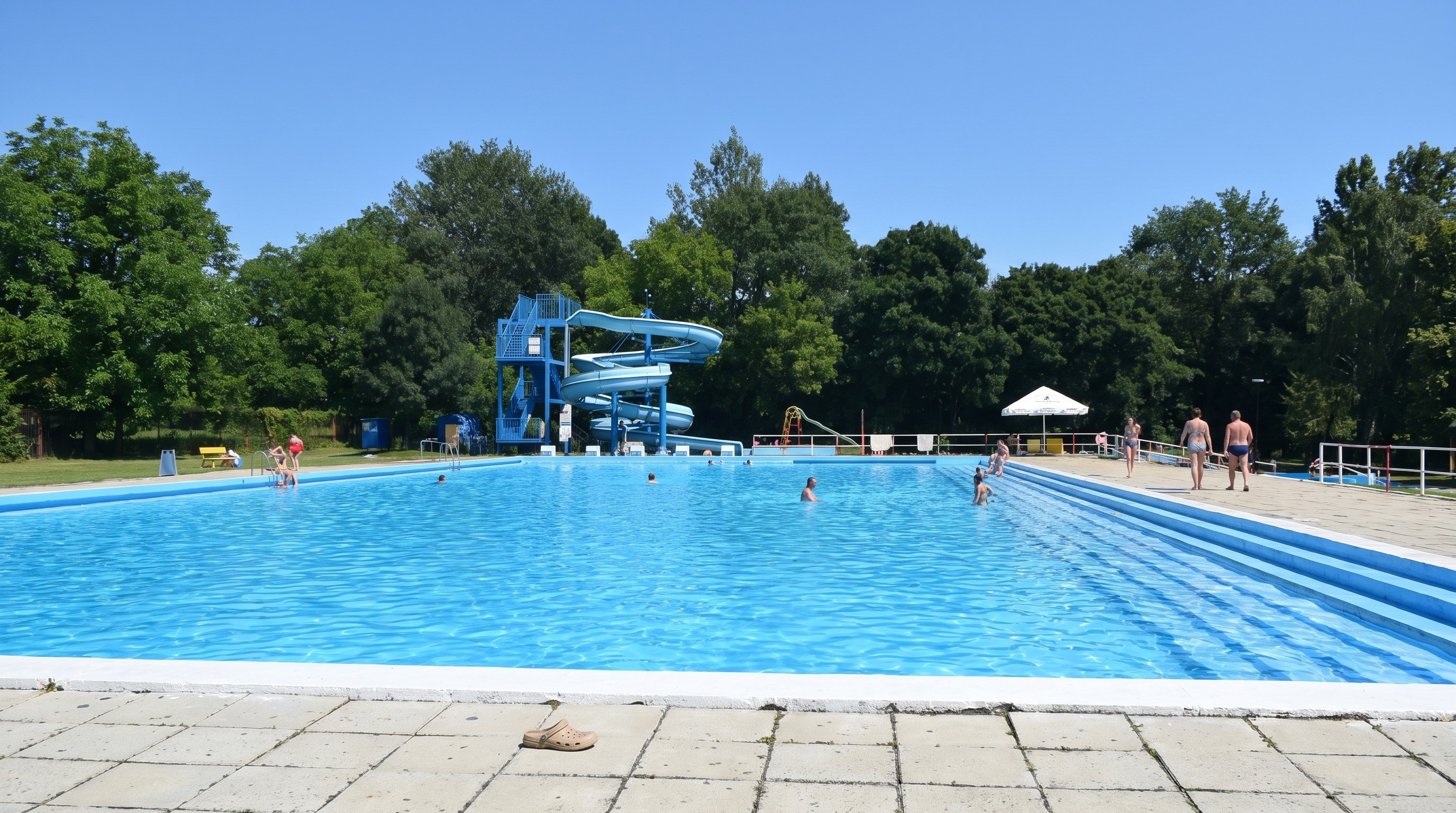 Bazen s toboganom u Camp Strážnice